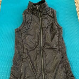 Lululemon vest size 4